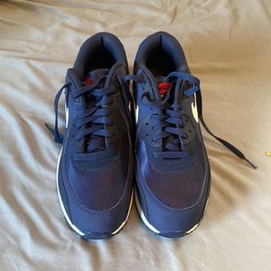 NIKE AIR MAX 90 ESSENTIAL